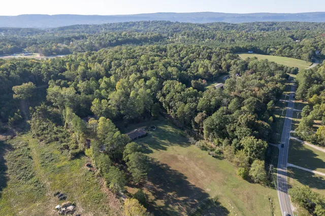 $789,900 | 1208 Johnson Road, Chickamauga, GA 30707