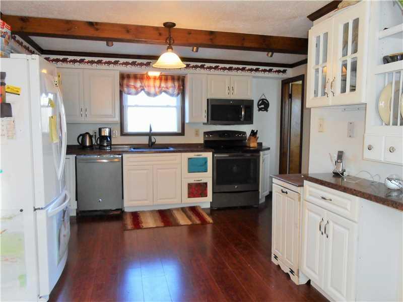 629 Game Farm Road New Castle, PA 16101 - Photo 11 of 23 Kitchen.