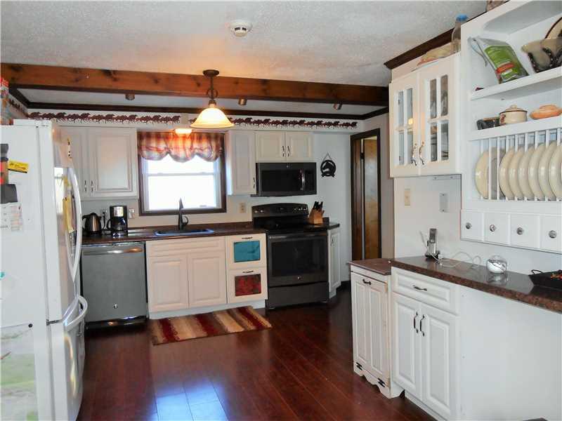 629 Game Farm Road New Castle, PA 16101 - Photo 12 of 23 Kitchen.