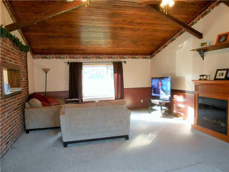 629 Game Farm Road New Castle, PA 16101 - Photo 15 of 23 Family Room.