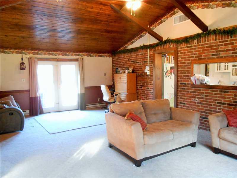 629 Game Farm Road New Castle, PA 16101 - Photo 16 of 23 Family Room.