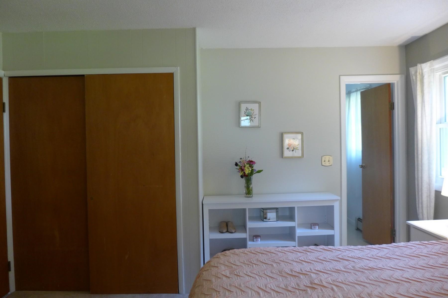 11 Oak Hill Road Shelburne, VT 05482 - Photo 13 of 29 Gallery Image 13