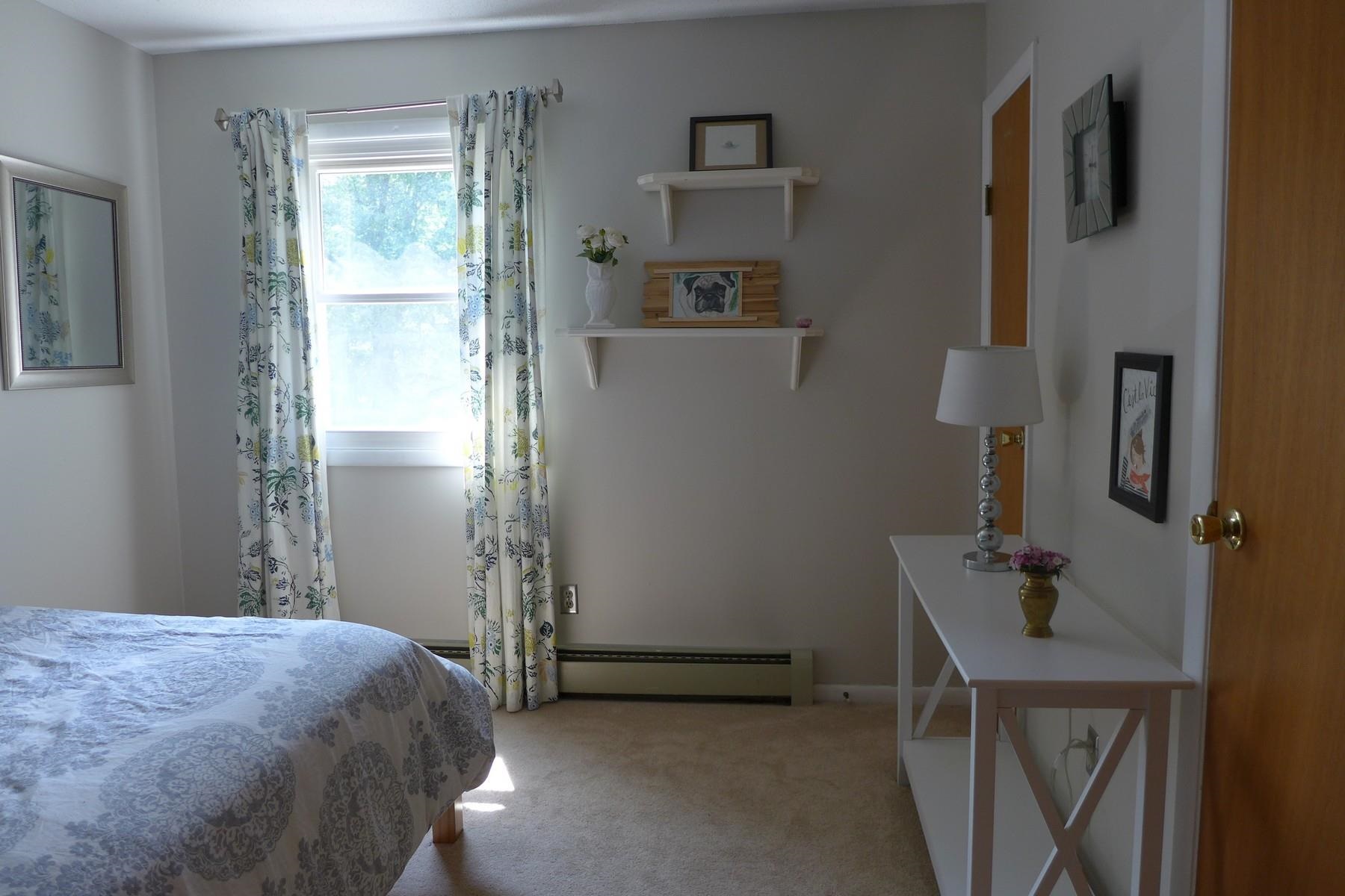 11 Oak Hill Road Shelburne, VT 05482 - Photo 15 of 29 Gallery Image 15