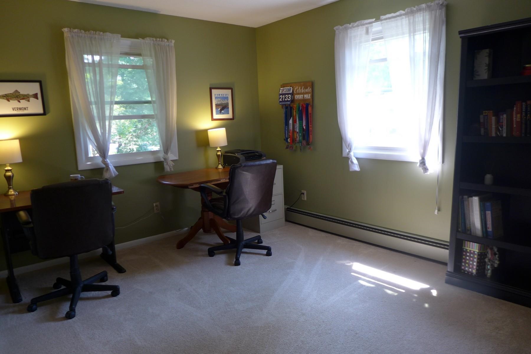11 Oak Hill Road Shelburne, VT 05482 - Photo 16 of 29 Gallery Image 16