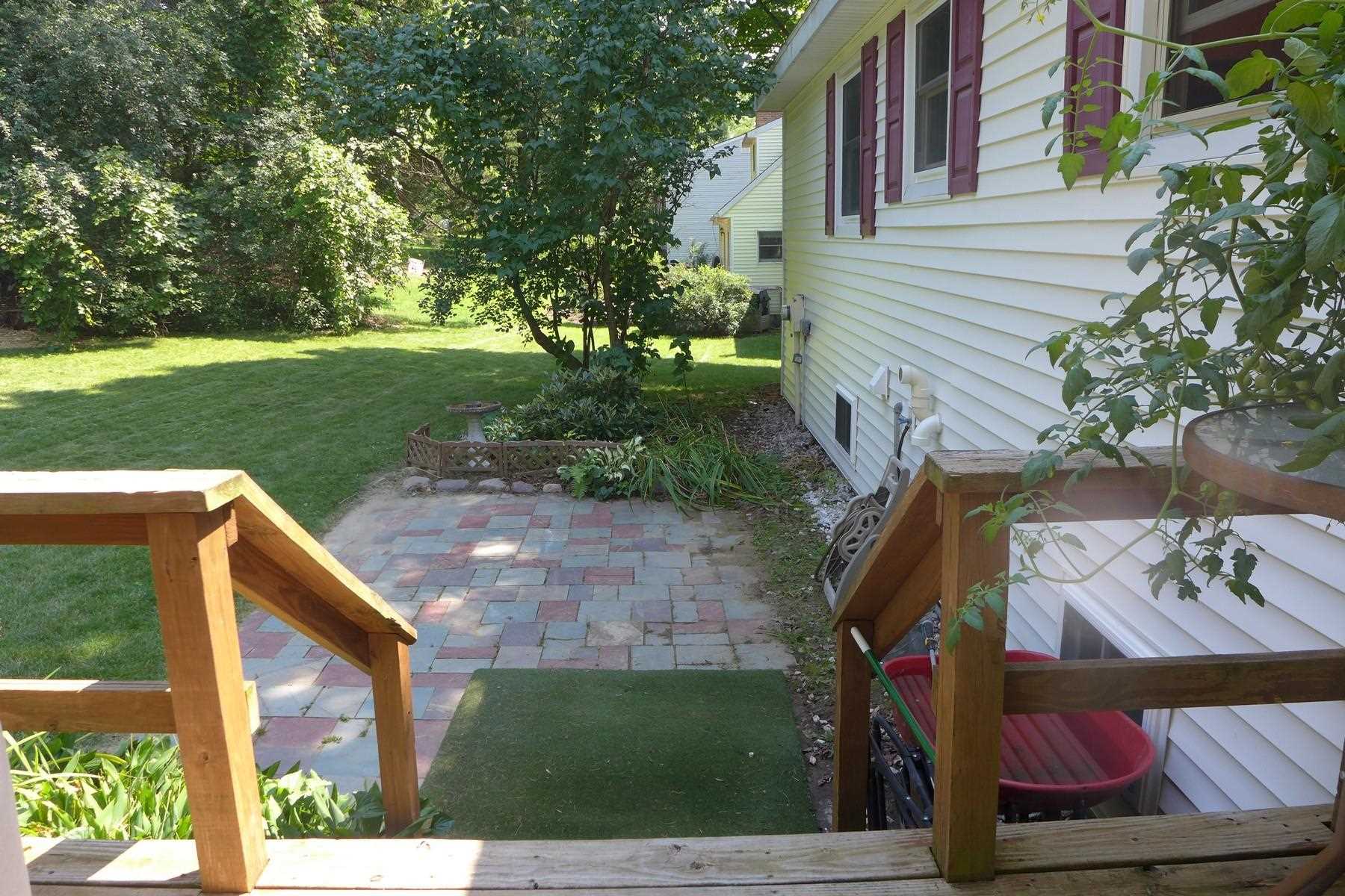 11 Oak Hill Road Shelburne, VT 05482 - Photo 22 of 29 Gallery Image 22