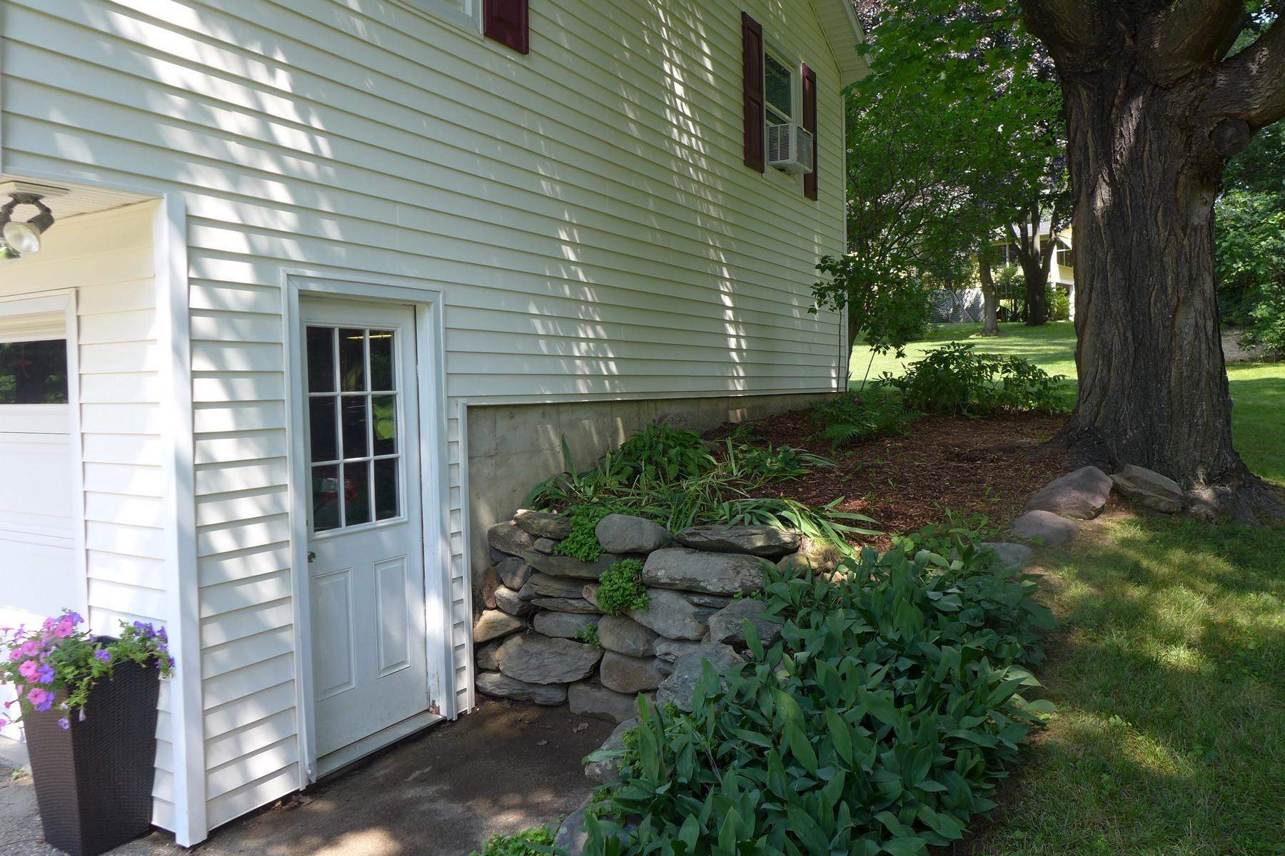 11 Oak Hill Road Shelburne, VT 05482 - Photo 27 of 29 Gallery Image 27