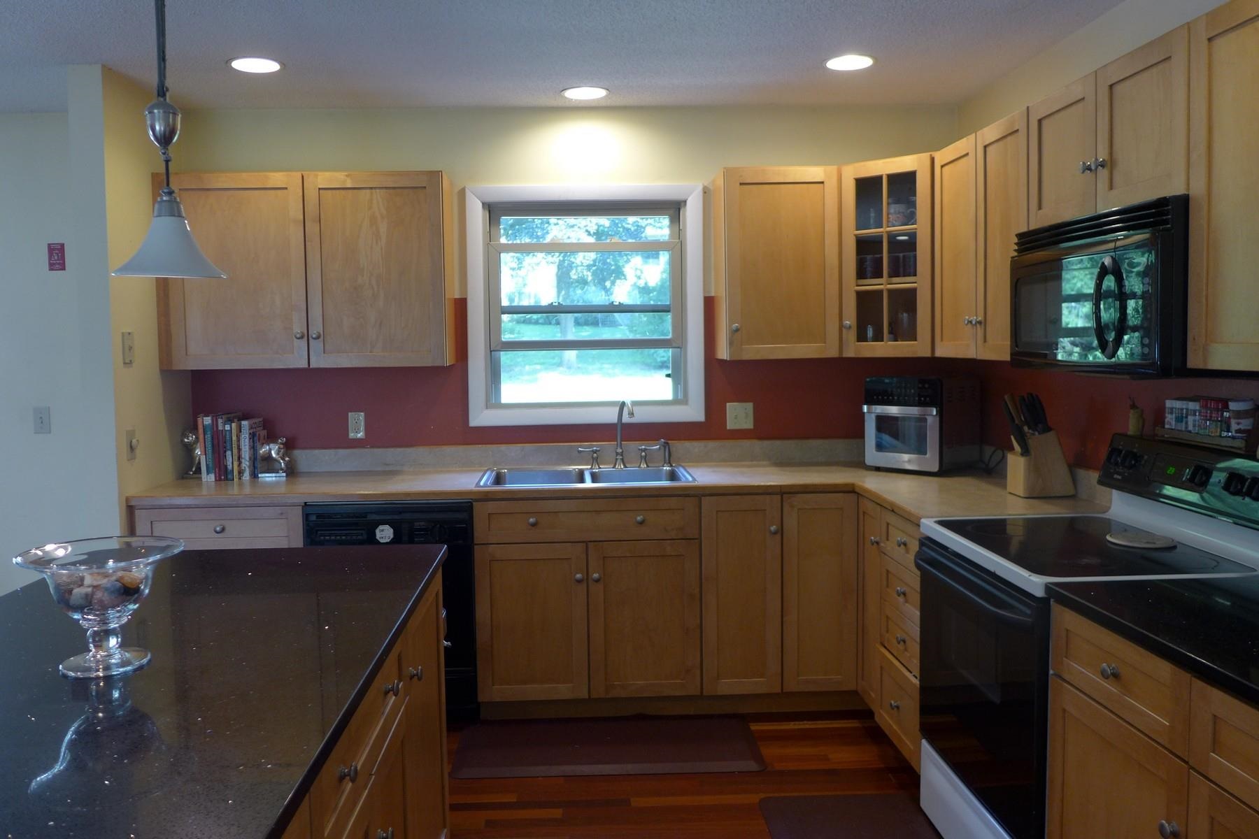 11 Oak Hill Road Shelburne, VT 05482 - Photo 6 of 29 Gallery Image 6