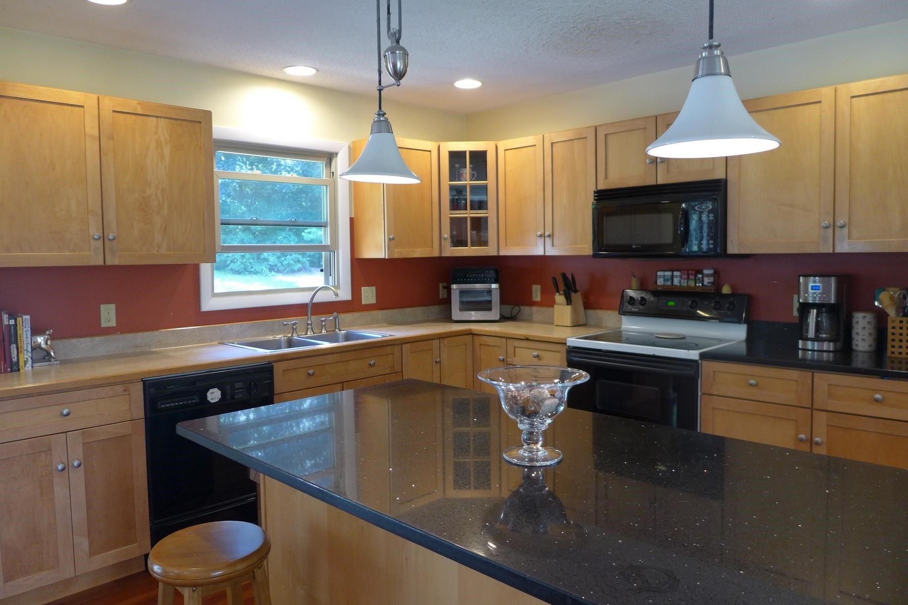 11 Oak Hill Road Shelburne, VT 05482 - Photo 7 of 29 Gallery Image 7