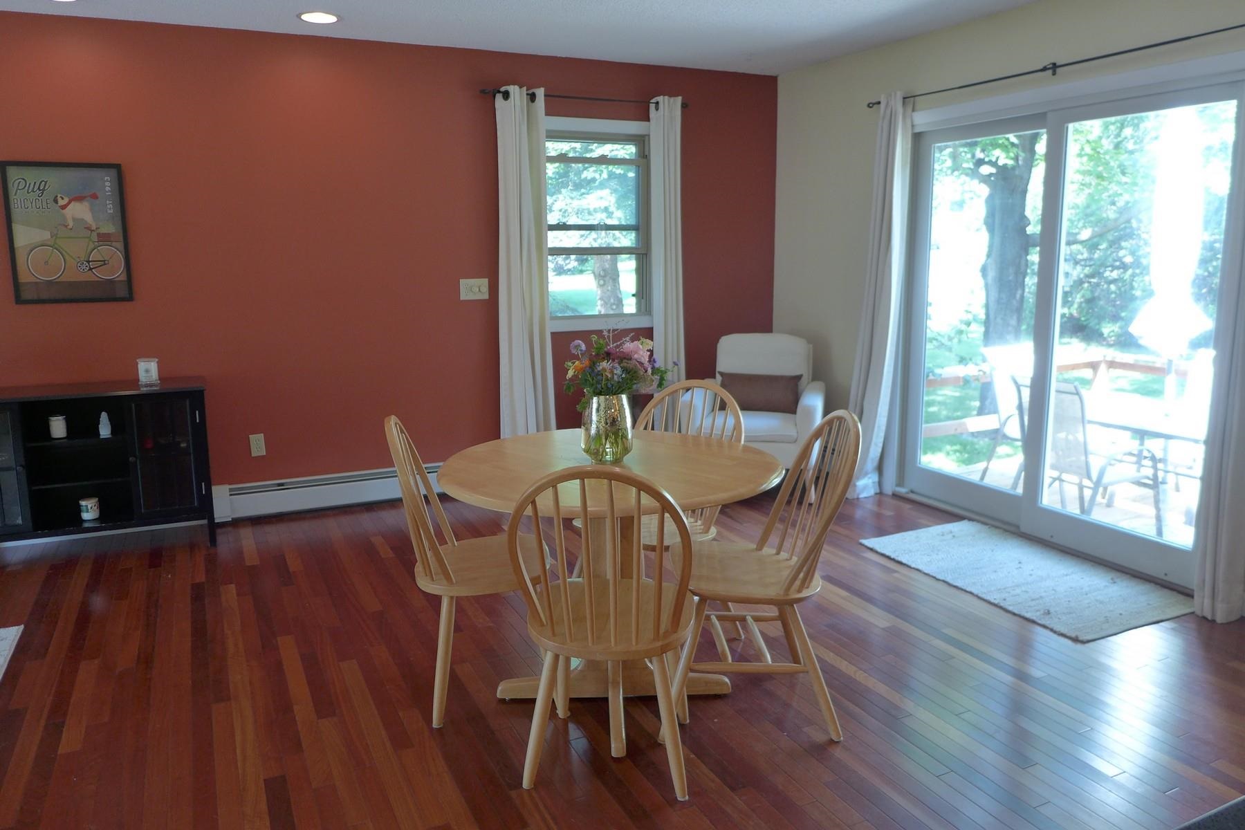 11 Oak Hill Road Shelburne, VT 05482 - Photo 8 of 29 Gallery Image 8