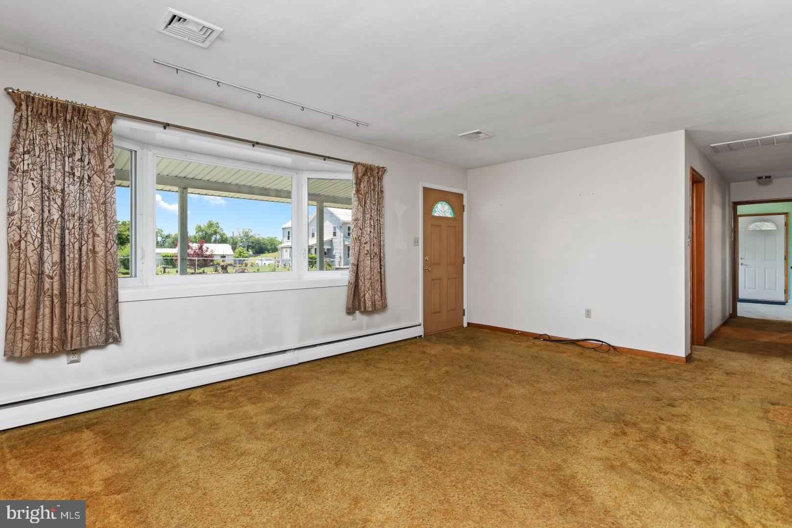 1484 York Road Carlisle, PA 17015 - Photo 3 of 38 Gallery Image 3