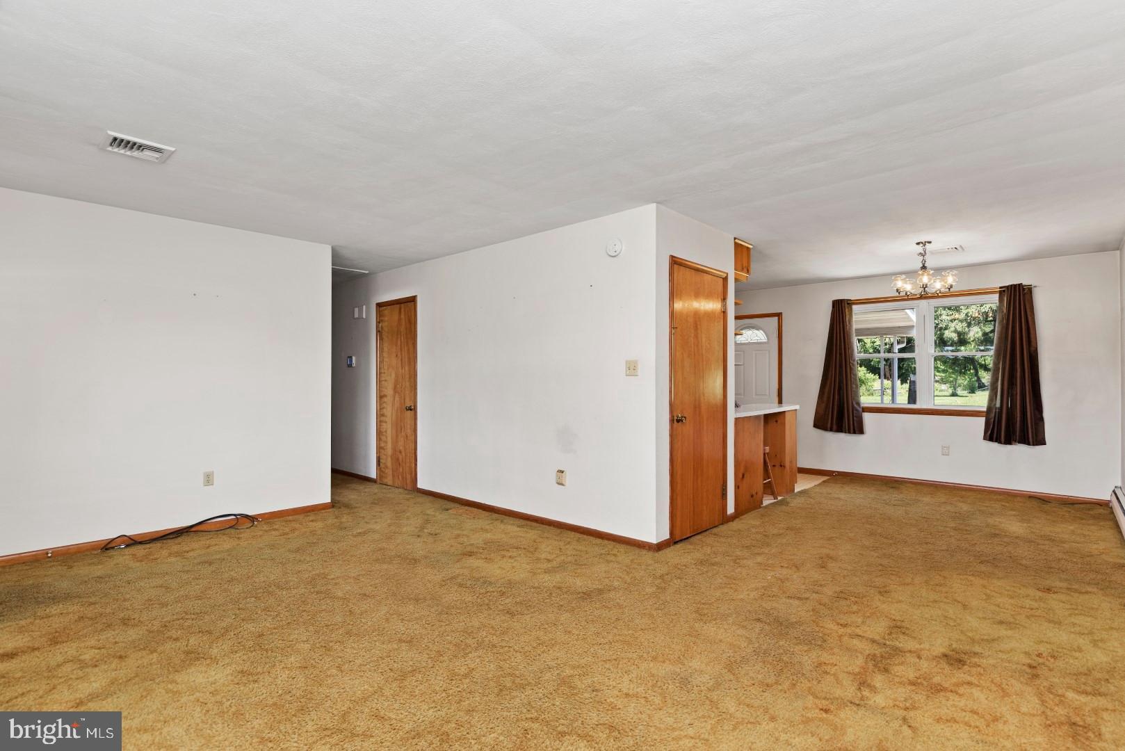 1484 York Road Carlisle, PA 17015 - Photo 4 of 38 Gallery Image 4