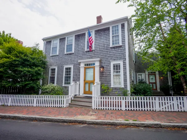 $3,700,000 | 33 Pine Street, Nantucket, MA 02554