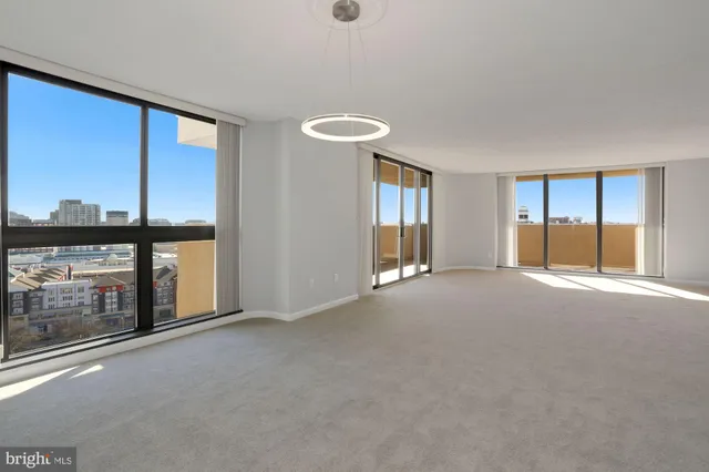 $5,000 | 1101 South Arlington Ridge Road, Unit 902, Arlington, VA 22202