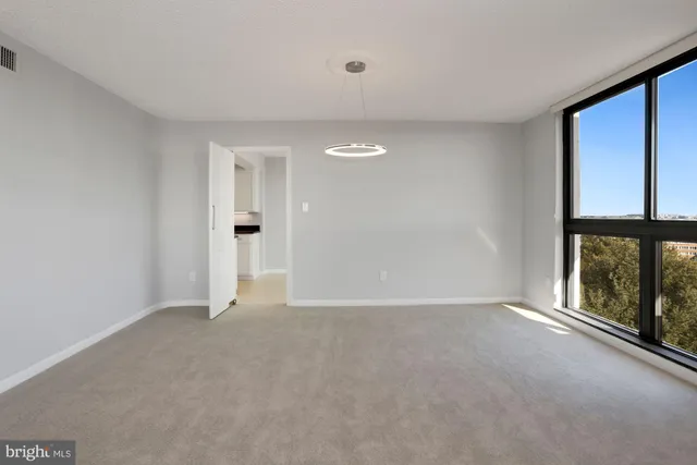 $5,000 | 1101 South Arlington Ridge Road, Unit 902, Arlington, VA 22202