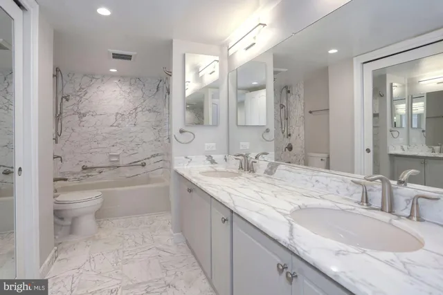 $5,000 | 1101 South Arlington Ridge Road, Unit 902, Arlington, VA 22202