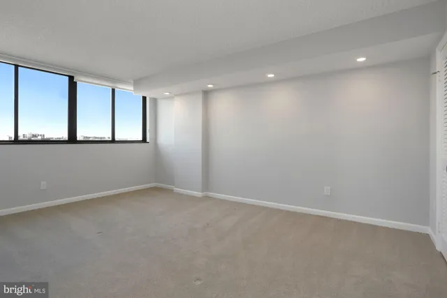 $5,000 | 1101 South Arlington Ridge Road, Unit 902, Arlington, VA 22202