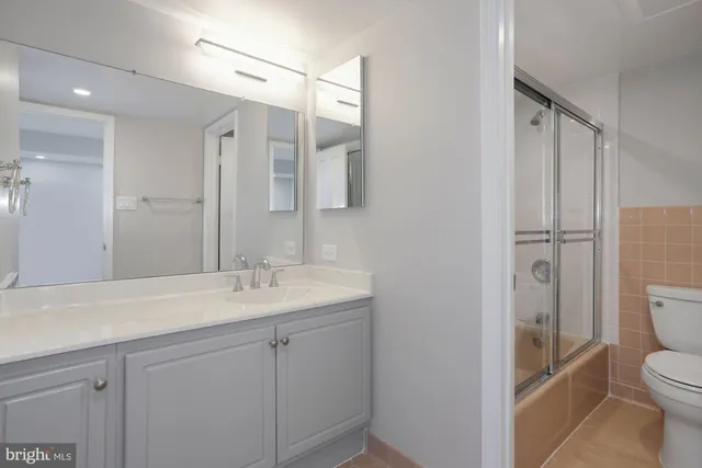 $5,000 | 1101 South Arlington Ridge Road, Unit 902, Arlington, VA 22202