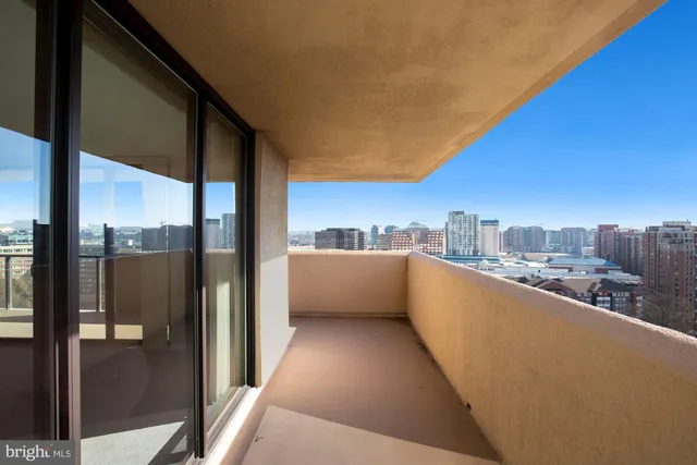 $5,000 | 1101 South Arlington Ridge Road, Unit 902, Arlington, VA 22202