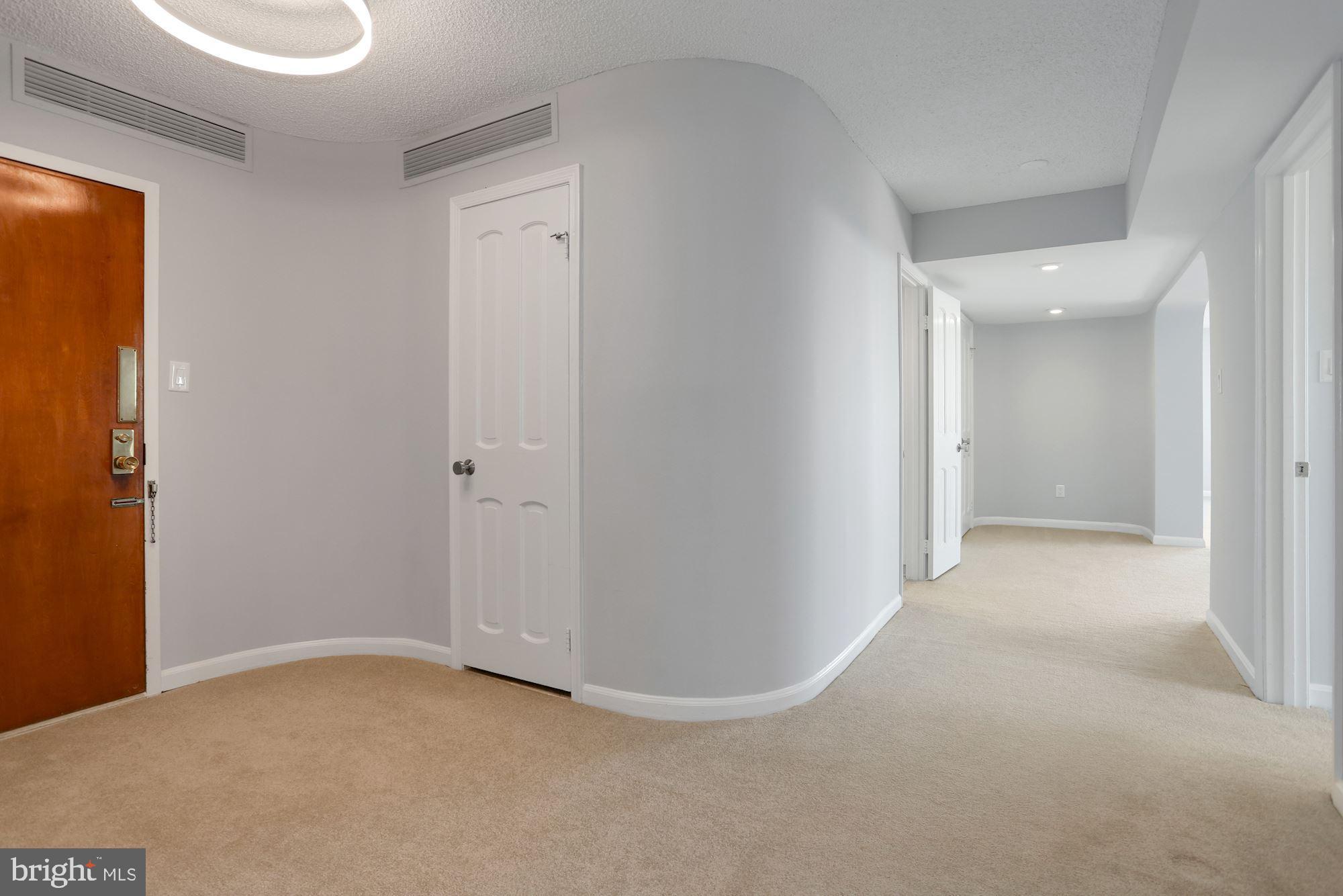 1101 South Arlington Ridge Road, Unit 902 Arlington, VA 22202 - Photo 5 of 38