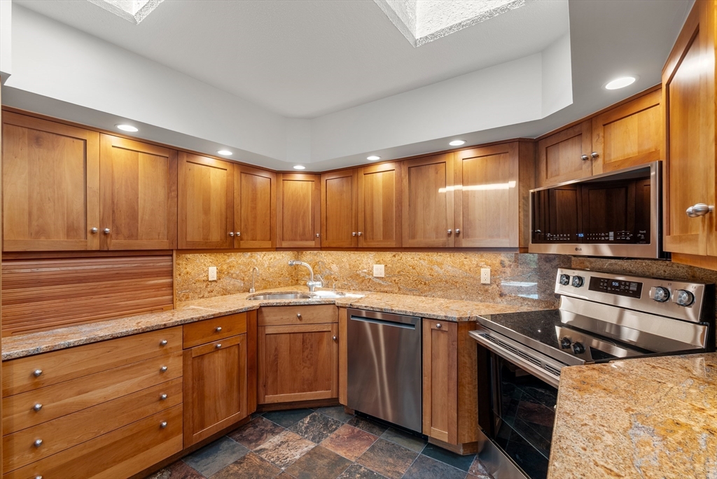 30 Stearns Road, Unit PHB Brookline, MA 02446 - Photo 11 of 28