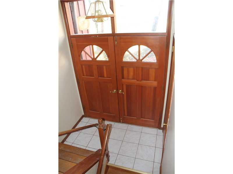 Entry/Foyer. 