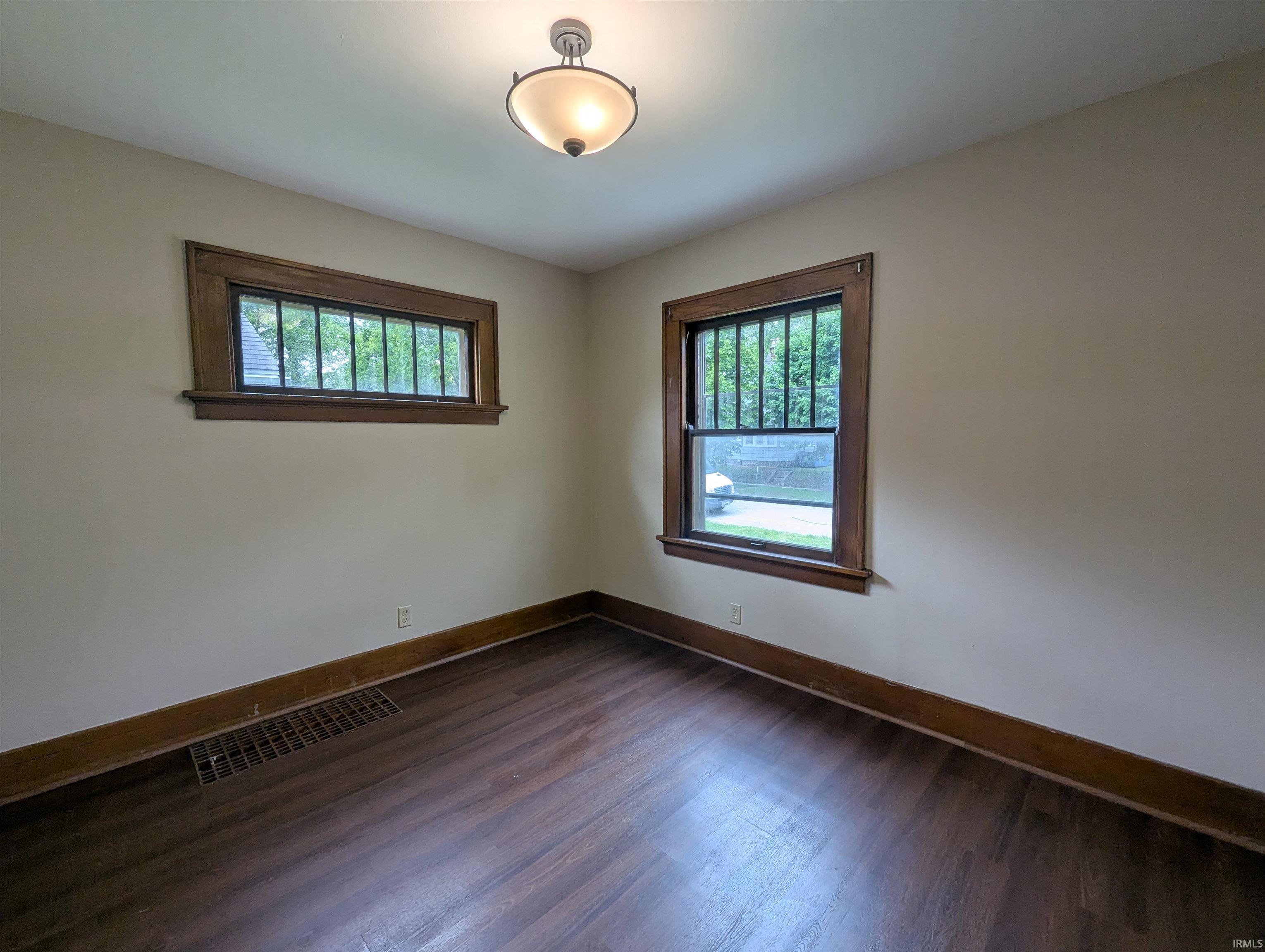 3501 Webster Street Fort Wayne, IN 46807 - Photo 12 of 30