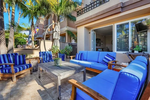 $2,259,000 | 622 22nd Street, Huntington Beach, CA 92648