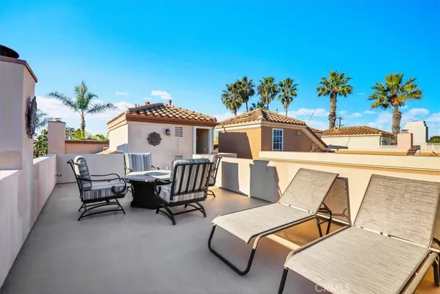 $2,259,000 | 622 22nd Street, Huntington Beach, CA 92648