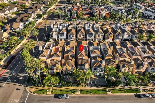 $2,259,000 | 622 22nd Street, Huntington Beach, CA 92648