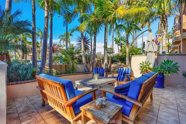 $2,259,000 | 622 22nd Street, Huntington Beach, CA 92648