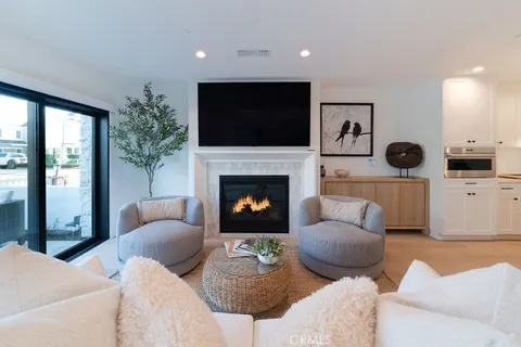 $19,995 | 603 Acacia Avenue, Unit A, Corona del Mar, CA 92625