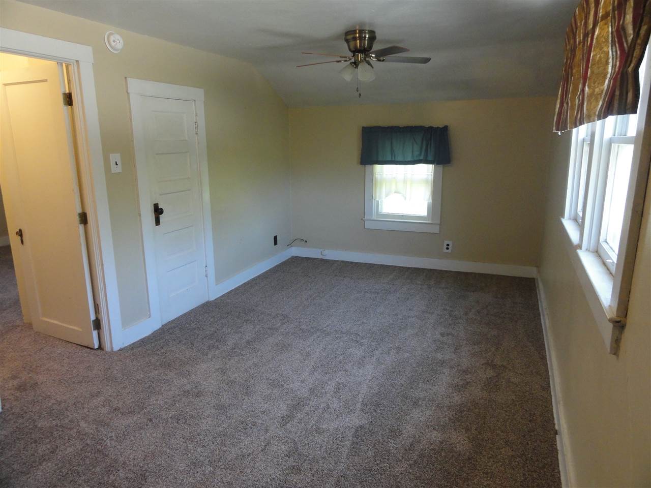 704 High Street Decatur, IN 46733 - Photo 12 of 19
