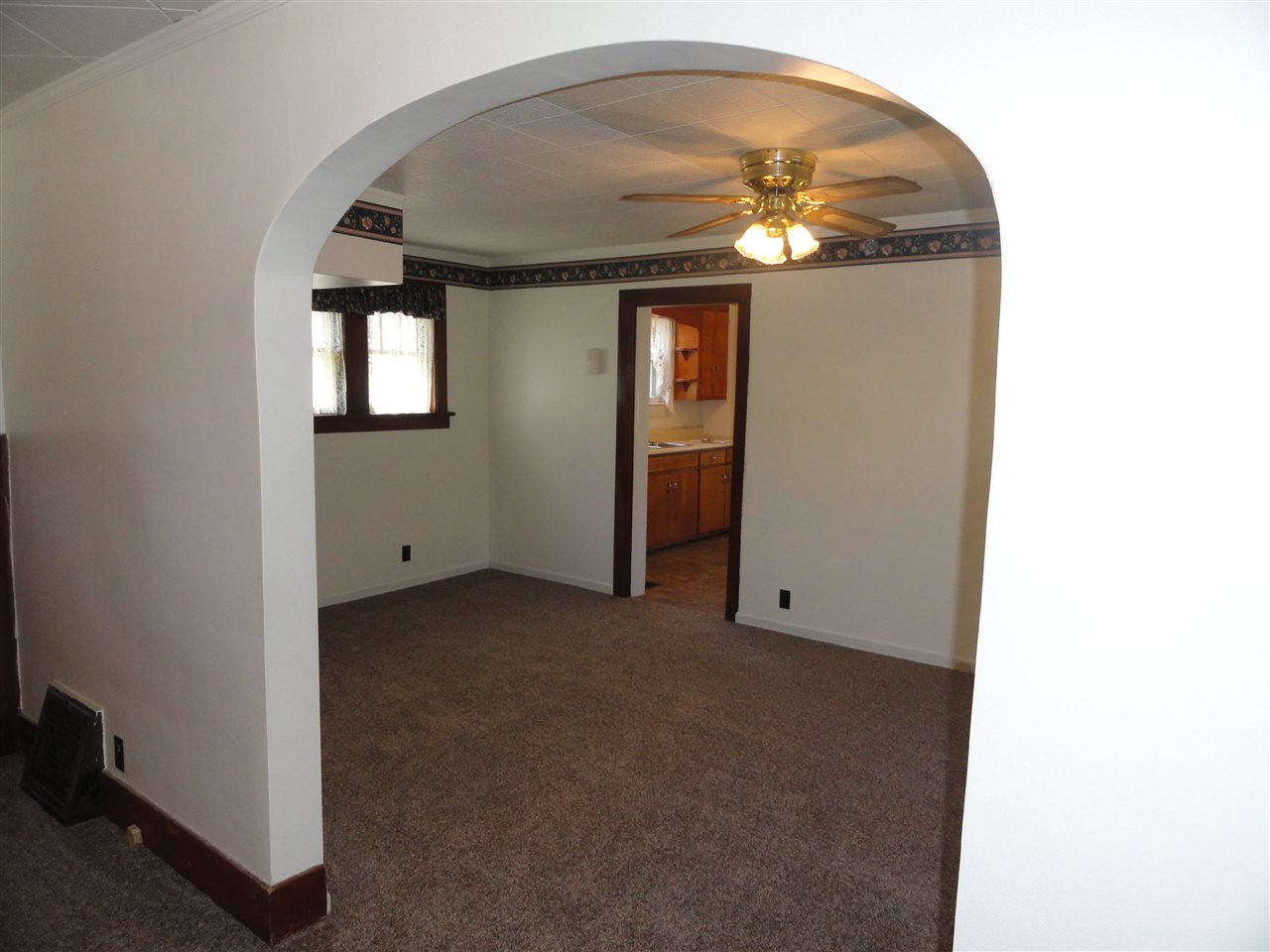 704 High Street Decatur, IN 46733 - Photo 4 of 19