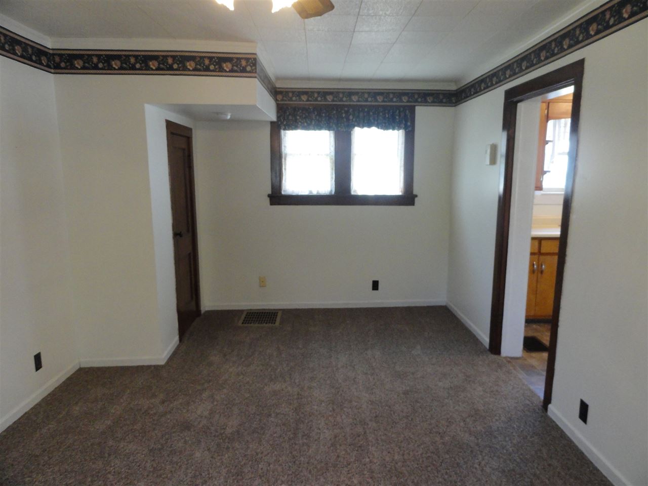 704 High Street Decatur, IN 46733 - Photo 6 of 19
