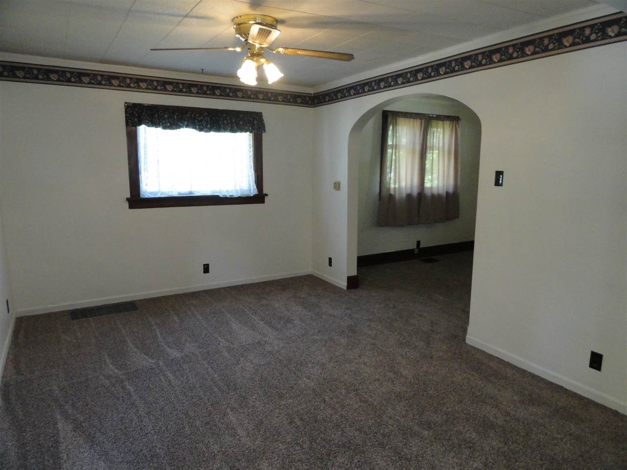 704 High Street Decatur, IN 46733 - Photo 7 of 19