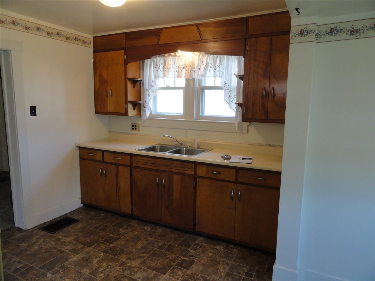 704 High Street Decatur, IN 46733 - Photo 9 of 19