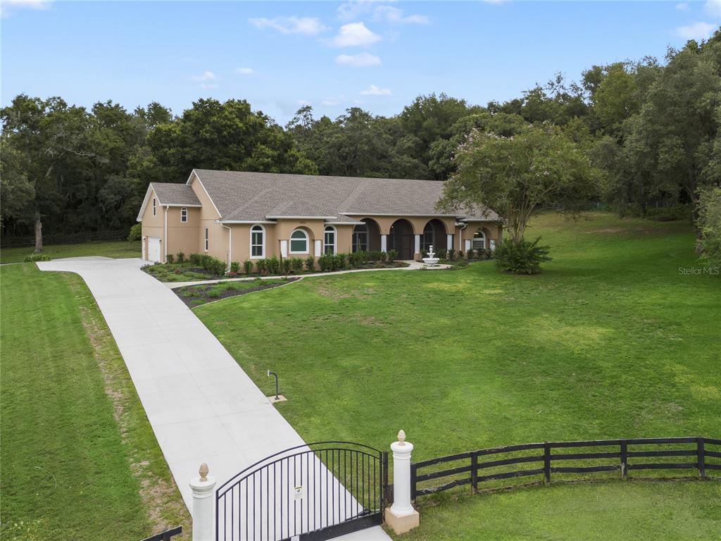 13232 Sugarbluff Road Clermont, FL 34715 - Photo 1 of 1 WELCOME HOME