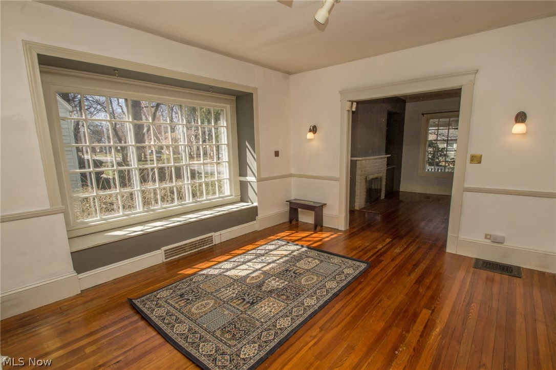 1629 Crest Road Cleveland Heights, OH 44121 - Photo 7 of 29 Gallery Image 7