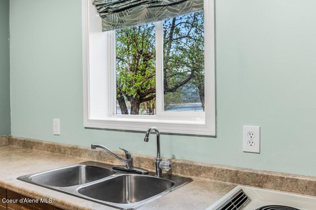 17768 Dufort Road Priest River, ID 83856 - Photo 30 of 53 --29.jpg-SMALL