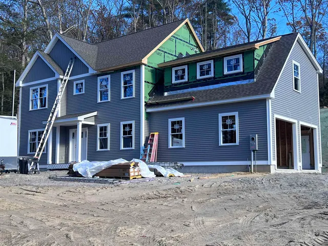 $874,900 | 105 Seaverns Bridge Road, Merrimack, NH 03054