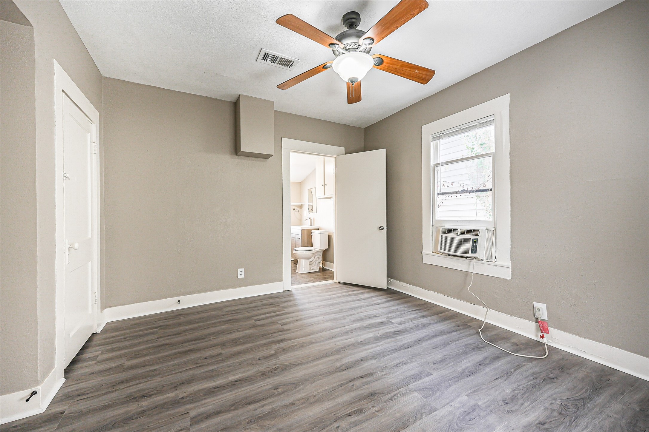 216 Redan Street, Unit 5 Houston, TX 77009 - Photo 24 of 26