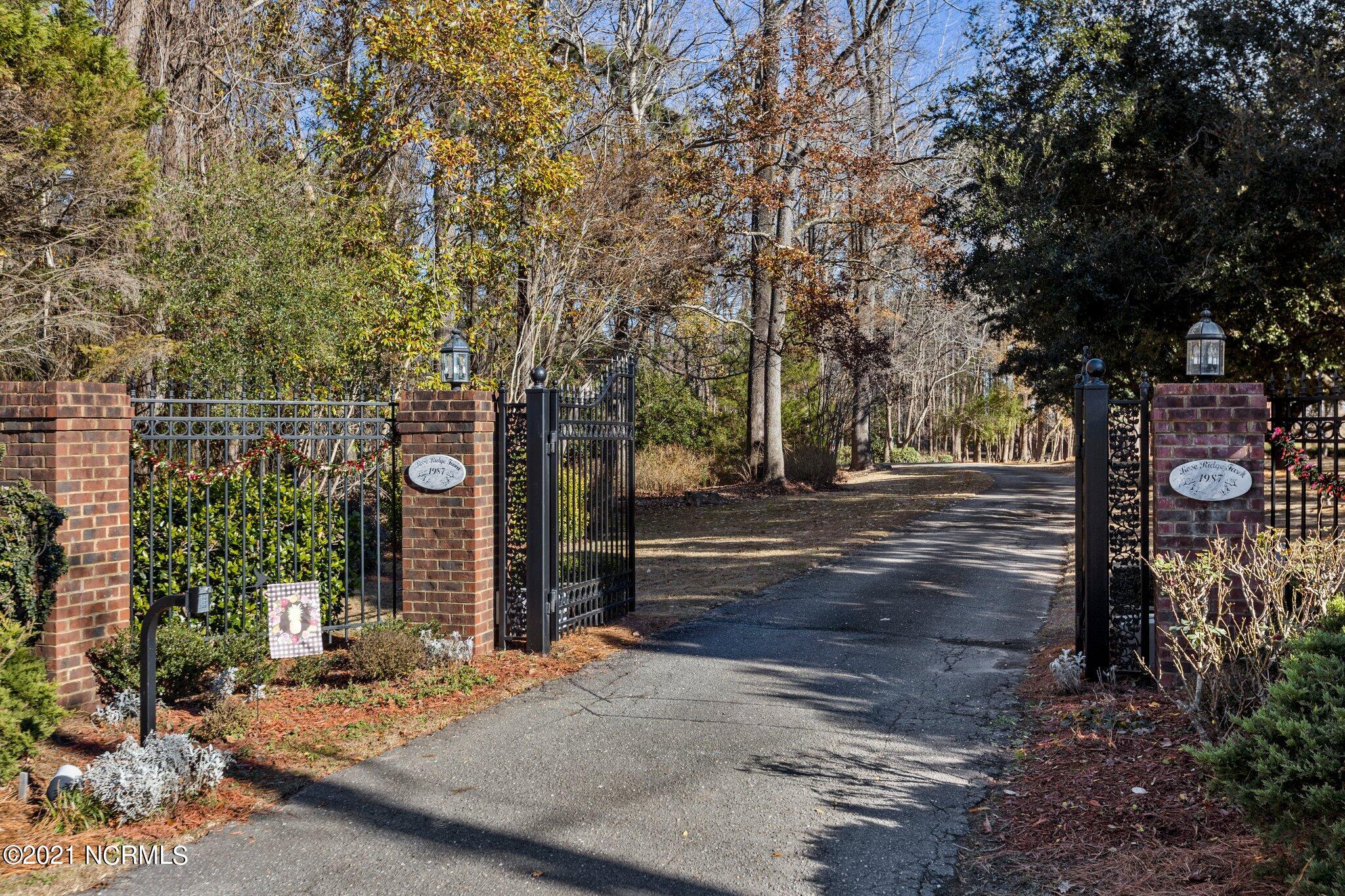 5515 Marvin Taylor Road Ayden, NC 28513 - Photo 3 of 94 20-web-or-mls-IMGL0140