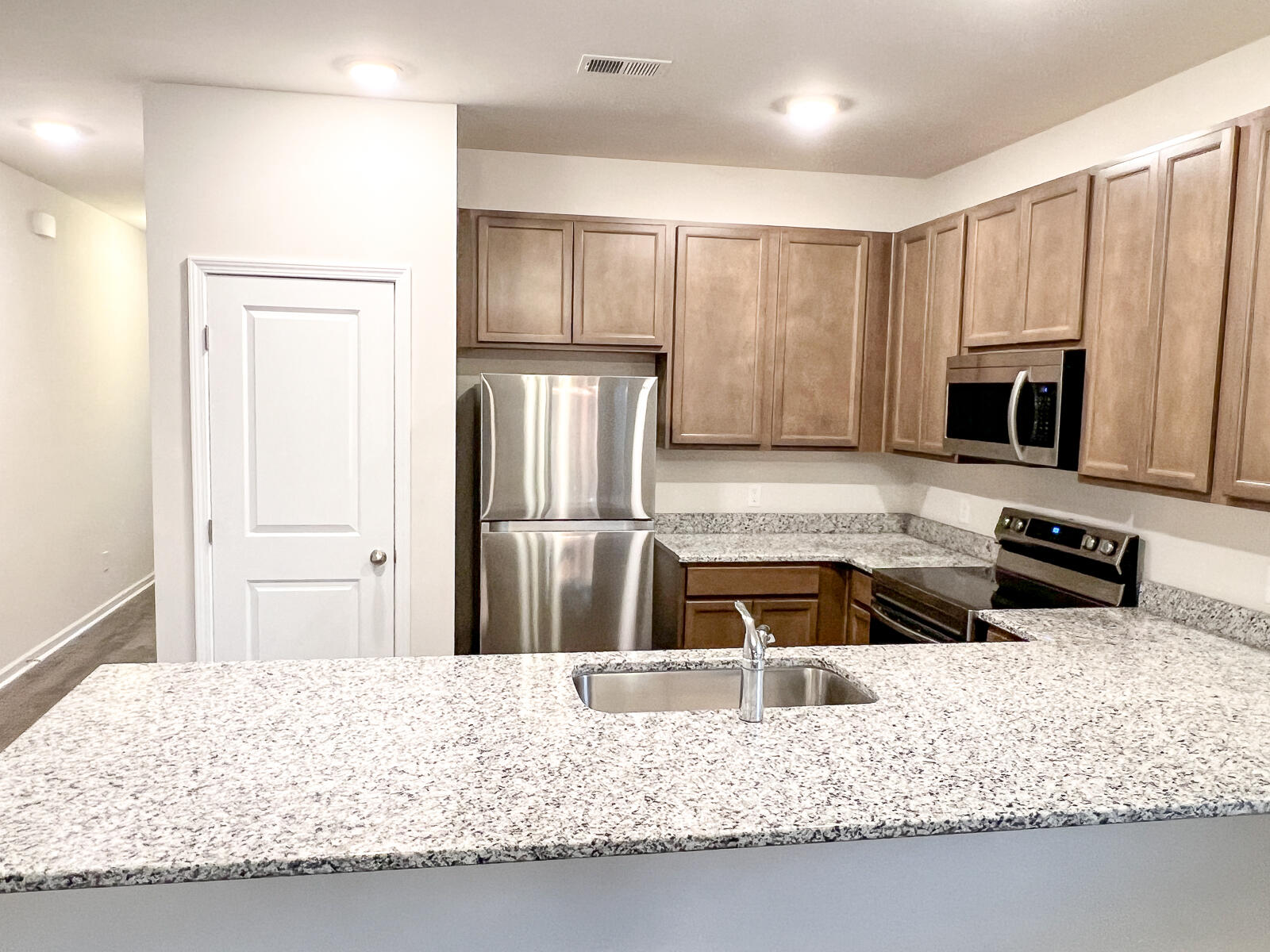 1327 Warrens Way Manning, SC 29102 - Photo 4 of 13 Kitchen (2)