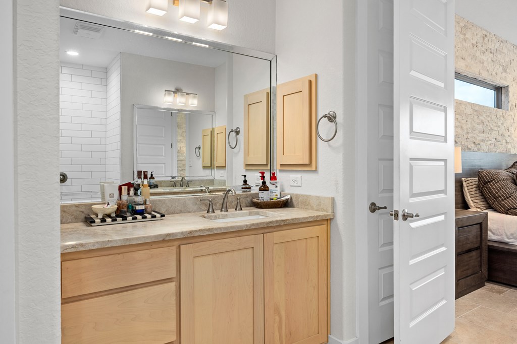 2040 Toscano Way Kerrville, TX 78028 - Photo 12 of 28