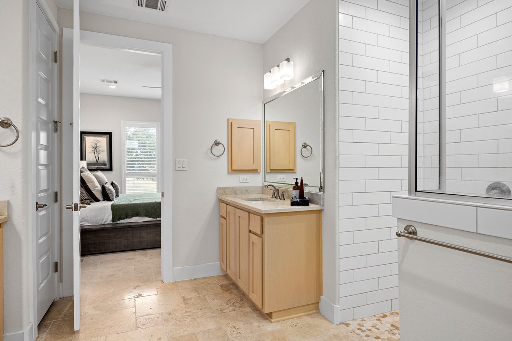 2040 Toscano Way Kerrville, TX 78028 - Photo 13 of 28