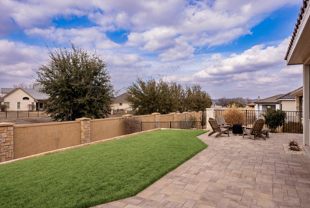 2040 Toscano Way Kerrville, TX 78028 - Photo 23 of 28