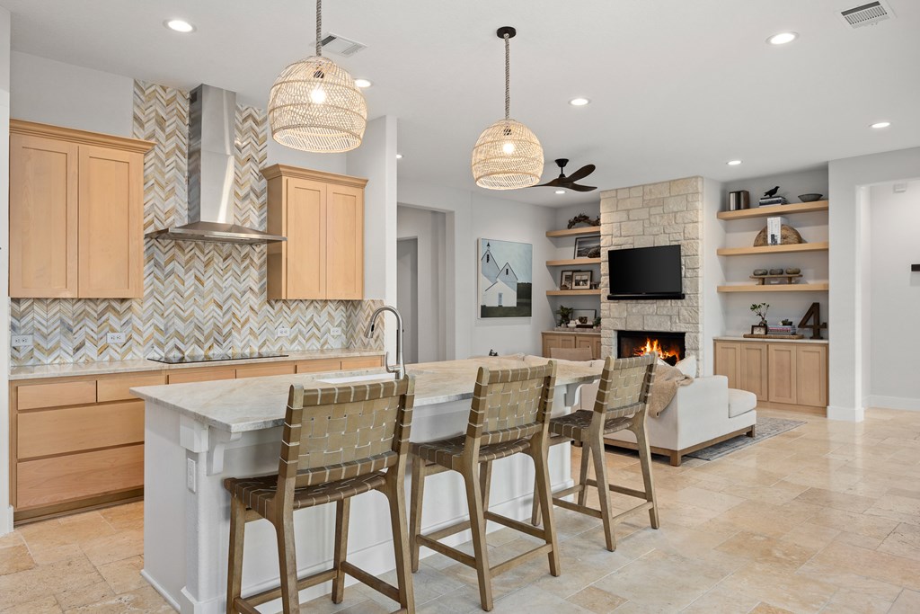 2040 Toscano Way Kerrville, TX 78028 - Photo 3 of 28