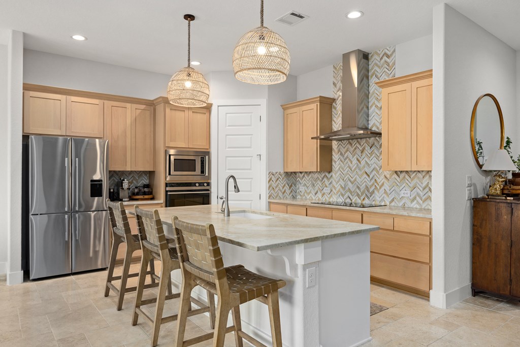 2040 Toscano Way Kerrville, TX 78028 - Photo 4 of 28