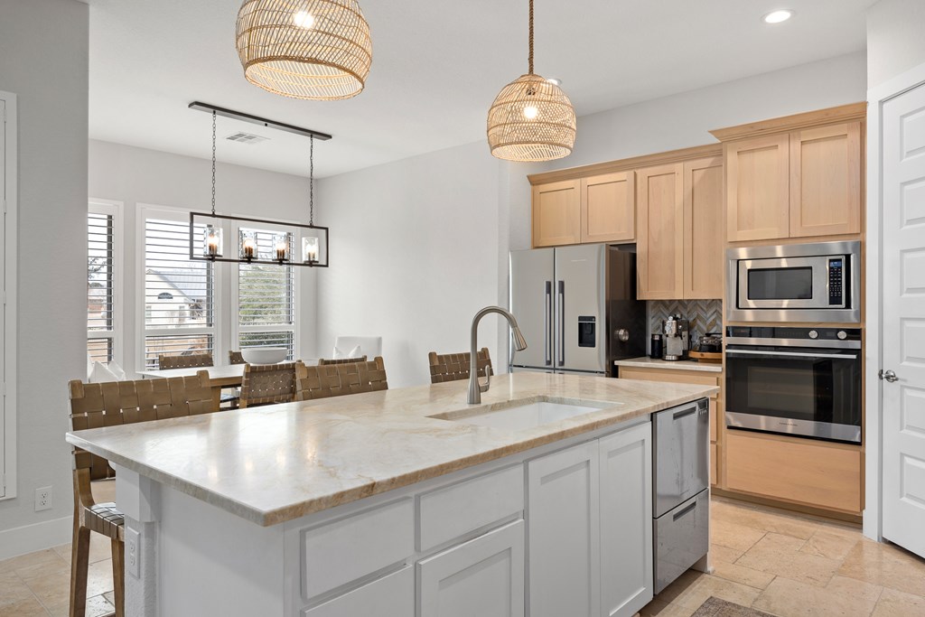 2040 Toscano Way Kerrville, TX 78028 - Photo 5 of 28