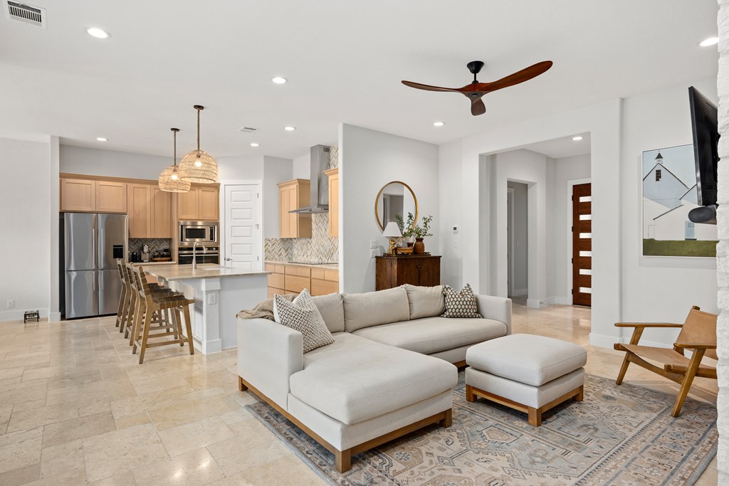 2040 Toscano Way Kerrville, TX 78028 - Photo 8 of 28